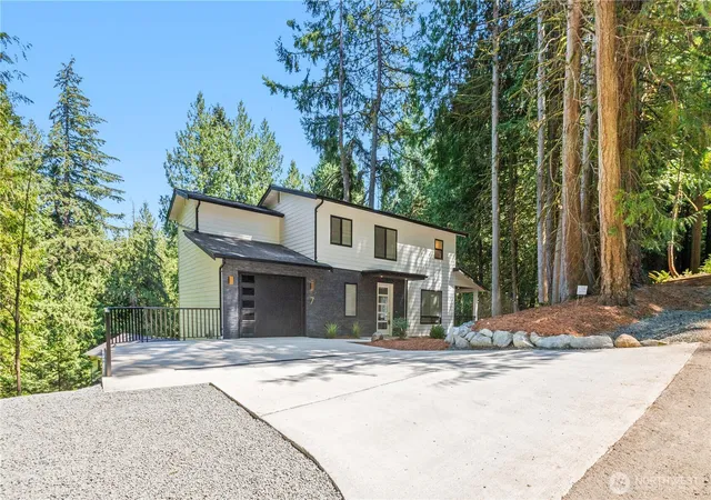 Photo 2 of Single family home for sale at 7 Maple Ct, Bellingham, WA 98229 | MLS# NWM2588584 | Listing updated on 2026-09-30