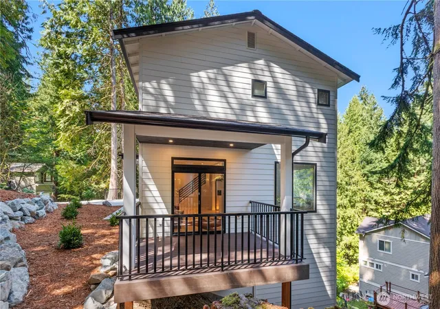 Photo 3 of Single family home for sale at 7 Maple Ct, Bellingham, WA 98229 | MLS# NWM2588584 | Listing updated on 2026-09-30