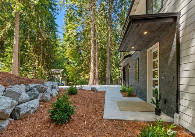 Photo 4 of Single family home for sale at 7 Maple Ct, Bellingham, WA 98229 | MLS# NWM2588584 | Listing updated on 2026-09-30