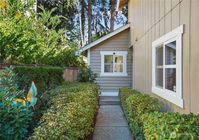 Photo 3 of Single family home for sale at 6036 Chetshire Ln Se, Lacey, WA 98513 | MLS# NWM2588585 | Listing updated on 2026-09-30