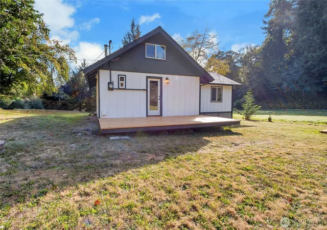 Photo 3 of Single family home for sale at 8990 Se Colvos Dr, Olalla, WA 98359 | MLS# NWM2588588 | Listing updated on 2026-10-01