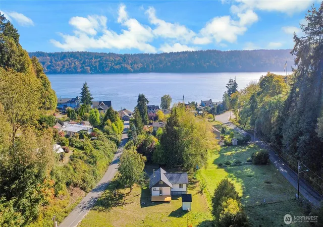 Photo 4 of Single family home for sale at 8990 SE Colvos Dr, Olalla, WA 98359 | MLS# NWM2588588 | Listing updated on 2026-10-01