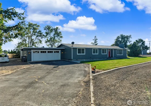 Photo 1 of Single family home for sale at 3022 Arrow Pl Ne, Moses Lake, WA 98837 | MLS# NWM2588619 | Listing updated on 2026-10-01