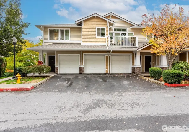 Condo for sale at 21240 40th Place S #Unit B, SeaTac, WA 98198 | MLS# NWM2588620