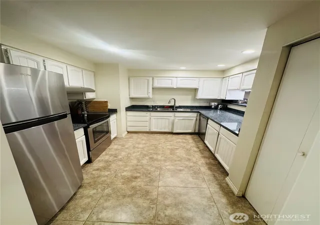 Photo 4 of Condo for sale at 15609 NE 18th Street #D104, Bellevue, WA 98008 | MLS# NWM2588623 | Listing updated on 2026-09-30