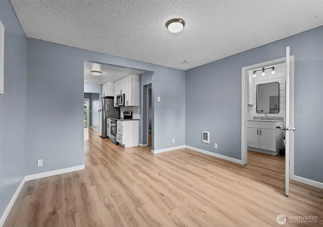 Photo 3 of Single family home for sale at 1102 Cowlitz Way, Kelso, WA 98626 | MLS# NWM2588624 | Listing updated on 2026-09-29