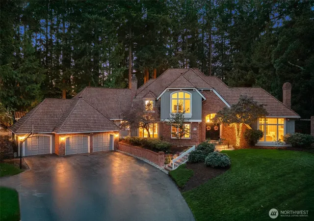 Single family home for sale at 10129 214th Avenue NE, Redmond, WA 98053 | MLS# NWM2588626