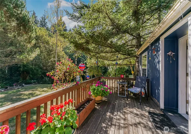 Photo 3 of Manufactured home for sale at 310 Saylor Rd, Camano Island, WA 98282 | MLS# NWM2588631 | Listing updated on 2026-10-09