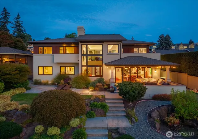Photo 2 of Single family home for sale at 2820 Magnolia Blvd W, Seattle, WA 98199 | MLS# NWM2588646 | Listing updated on 2026-10-02