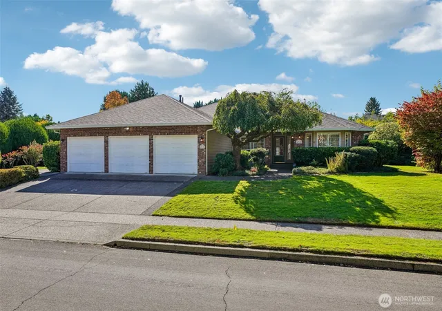 Photo 2 of Single family home for sale at 4715 Ne 142nd Street, Vancouver, WA 98686 | MLS# NWM2588647 | Listing updated on 2026-10-02