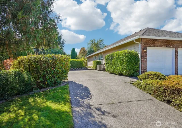 Photo 3 of Single family home for sale at 4715 NE 142nd Street, Vancouver, WA 98686 | MLS# NWM2588647 | Listing updated on 2026-10-02