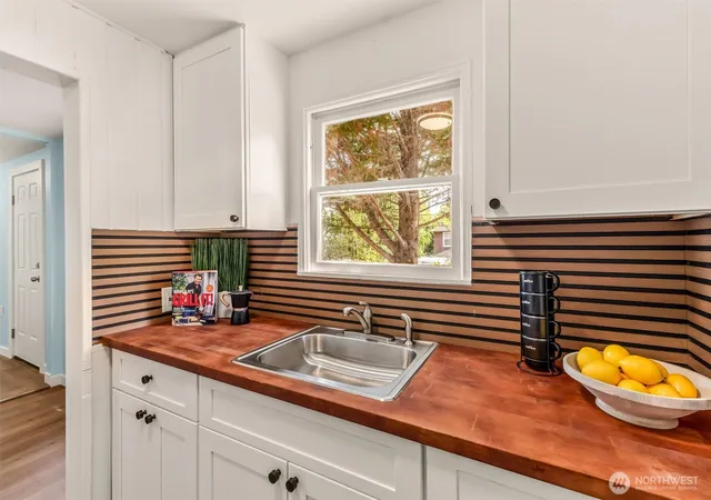 Photo 4 of Single family home for sale at 17024 8th Avenue NE, Shoreline, WA 98155 | MLS# NWM2588649 | Listing updated on 2026-09-30