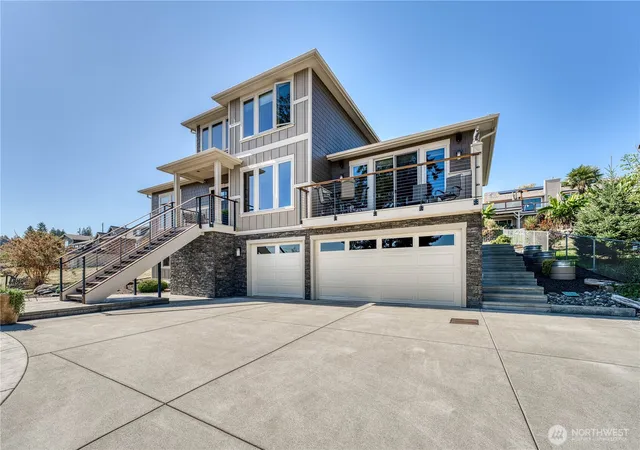 Photo 3 of Single family home for sale at 7940 Beach Dr E, Port Orchard, WA 98366 | MLS# NWM2588655 | Listing updated on 2026-09-30
