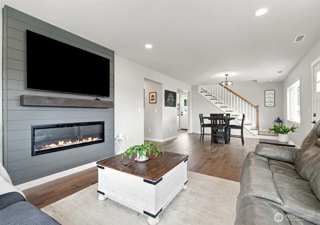 Photo 3 of Single family home for sale at 61 Thunder Rd, Selah, WA 98942 | MLS# NWM2588660 | Listing updated on 2026-10-02