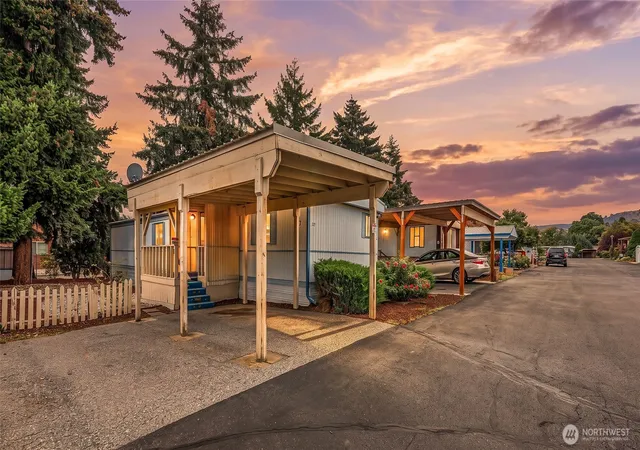 Photo 1 of Manufactured home for sale at 1311 Maple St #29, Wenatchee, WA 98801 | MLS# NWM2588663 | Listing updated on 2026-09-30