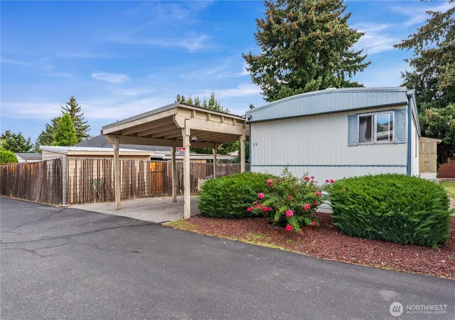 Photo 3 of Manufactured home for sale at 1311 Maple St #29, Wenatchee, WA 98801 | MLS# NWM2588663 | Listing updated on 2026-09-30