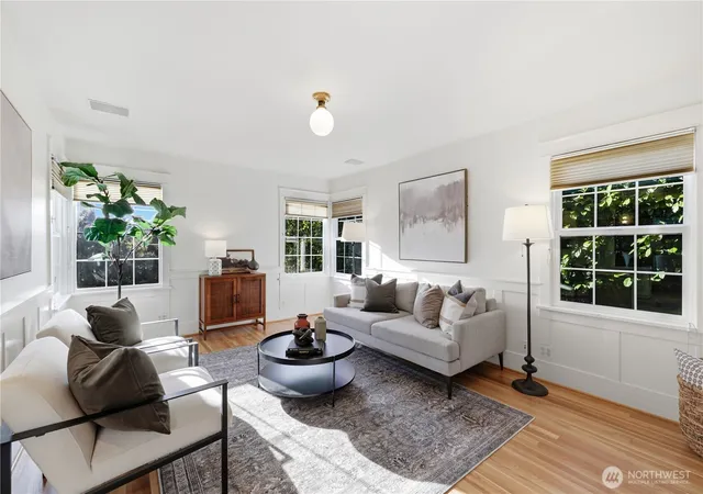 Photo 3 of Single family home for sale at 2536 31st Avenue W, Seattle, WA 98199 | MLS# NWM2588671 | Listing updated on 2026-09-30