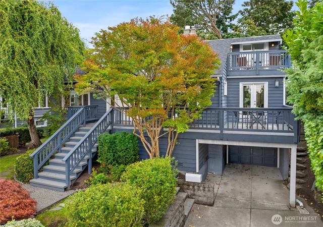 Photo 2 of Single family home for sale at 2568 28th Avenue W, Seattle, WA 98199 | MLS# NWM2588675 | Listing updated on 2026-10-01