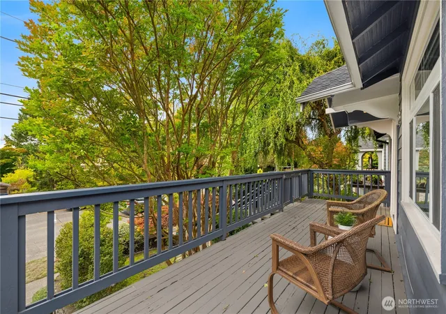 Photo 3 of Single family home for sale at 2568 28th Avenue W, Seattle, WA 98199 | MLS# NWM2588675 | Listing updated on 2026-10-01