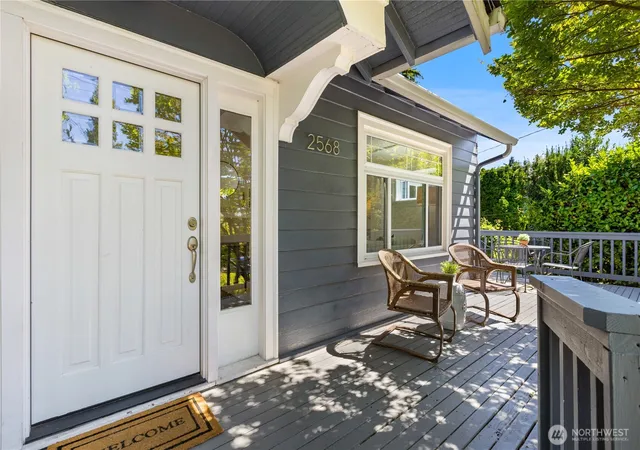 Photo 4 of Single family home for sale at 2568 28th Avenue W, Seattle, WA 98199 | MLS# NWM2588675 | Listing updated on 2026-10-01