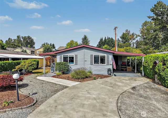 Photo 2 of Manufactured home for sale at 11436 Se 208th Street #131, Kent, WA 98031 | MLS# NWM2588676 | Listing updated on 2026-09-29