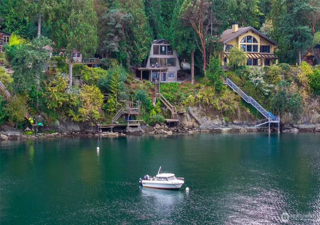 Photo 1 of Single family home for sale at 286 Chuckanut Point Rd, Bellingham, WA 98229 | MLS# NWM2588683 | Listing updated on 2026-10-01