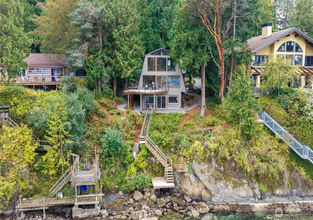 Photo 2 of Single family home for sale at 286 Chuckanut Point Rd, Bellingham, WA 98229 | MLS# NWM2588683 | Listing updated on 2026-10-01