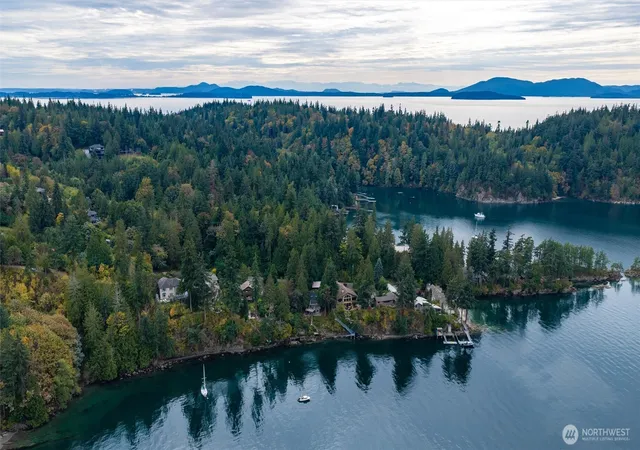 Photo 3 of Single family home for sale at 286 Chuckanut Point Rd, Bellingham, WA 98229 | MLS# NWM2588683 | Listing updated on 2026-10-01