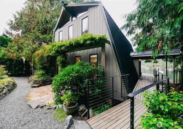 Photo 3 of Single family home for sale at 286 Chuckanut Point Rd, Bellingham, WA 98229 | MLS# NWM2588683 | Listing updated on 2026-10-01