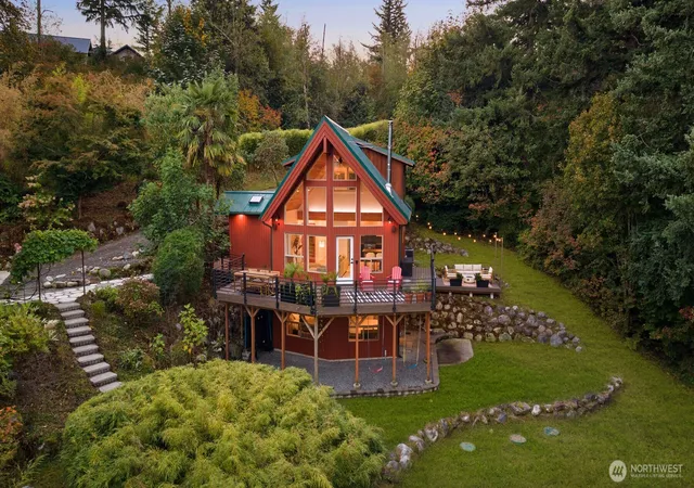 Photo 2 of Single family home for sale at 36416 Se 82nd Street, Snoqualmie, WA 98065 | MLS# NWM2588684 | Listing updated on 2026-09-30
