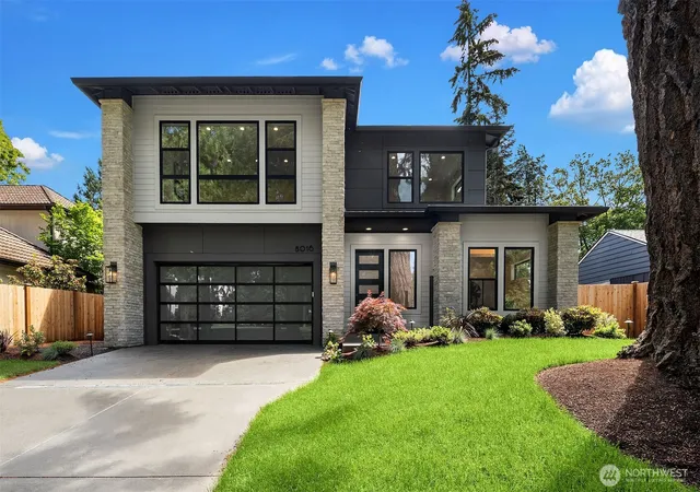Photo 1 of Single family home for sale at 8016 Fairway Dr Ne, Seattle, WA 98115 | MLS# NWM2588688 | Listing updated on 2026-09-30