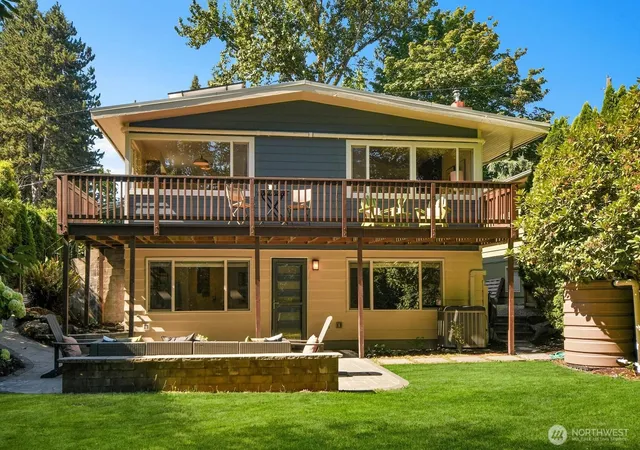 Single family home for sale at 1714 NE Brockman Pl, Seattle, WA 98125 | MLS# NWM2588695