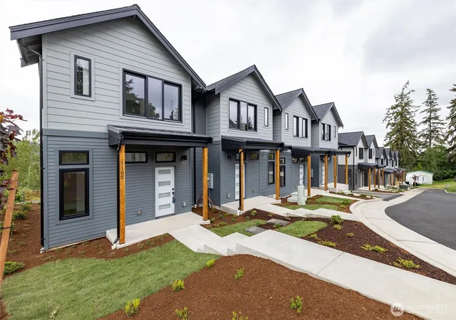 Photo 1 of Townhouse for sale at 1105 Divine Ln, Bellingham, WA 98229 | MLS# NWM2588698 | Listing updated on 2026-10-01