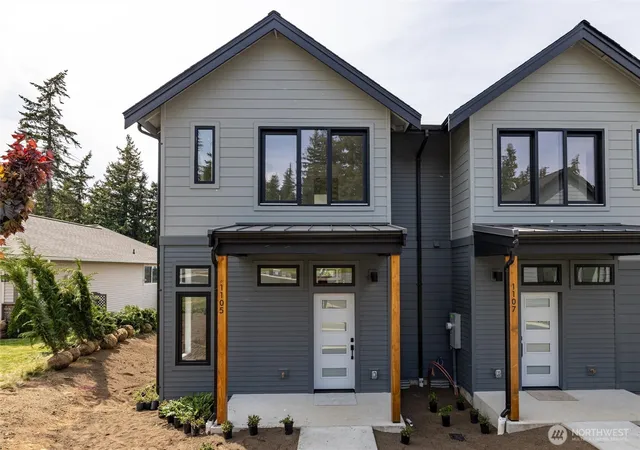 Photo 2 of Townhouse for sale at 1105 Divine Ln, Bellingham, WA 98229 | MLS# NWM2588698 | Listing updated on 2026-10-01