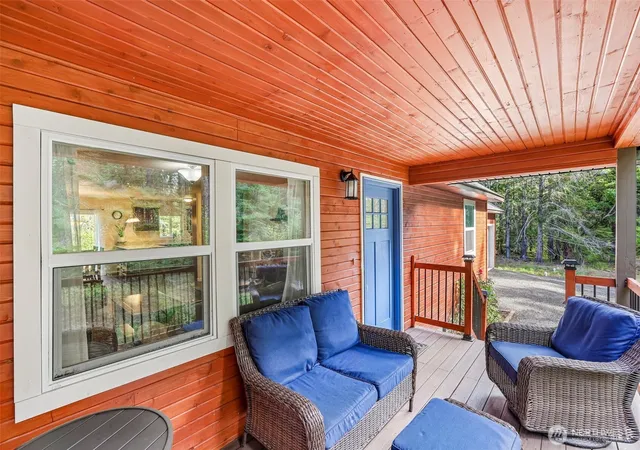Photo 3 of Single family home for sale at 22 Mcllroy Crk Rd, White Salmon, WA 98672 | MLS# NWM2588699 | Listing updated on 2026-10-02