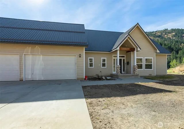 Photo 2 of Single family home for sale at 9375 N Fork Rd, Cashmere, WA 98815 | MLS# NWM2588700 | Listing updated on 2026-09-30