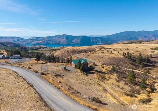 Photo 4 of Single family home for sale at 595 Chelan Trails Rd, Manson, WA 98831 | MLS# NWM2588709 | Listing updated on 2026-10-09