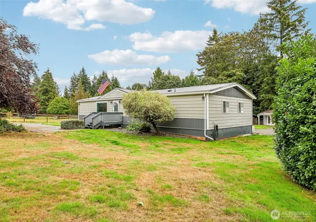 Photo 2 of Manufactured home for sale at 17229 Se Lake Moneysmith Rd, Auburn, WA 98092 | MLS# NWM2588731 | Listing updated on 2026-10-01