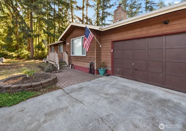 Photo 2 of Single family home for sale at 1234 E Hersig Rd, Oak Harbor, WA 98277 | MLS# NWM2588738 | Listing updated on 2026-09-30