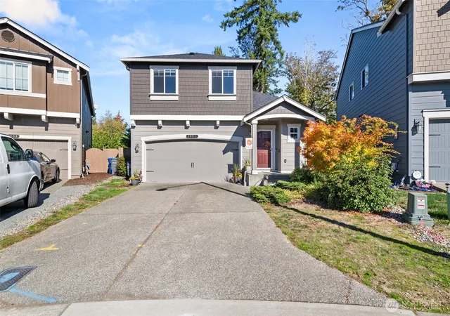 Photo 4 of Single family home for sale at 28001 S 14th Court, Federal Way, WA 98003 | MLS# NWM2588748 | Listing updated on 2026-10-01