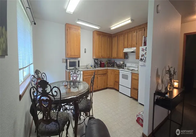 Photo 4 of House for sale at 1255 Westbrook Loop, Yakima, WA 98908 | MLS# NWM2588761 | Listing updated on 2026-10-01