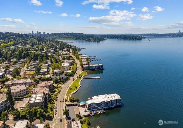 Photo 2 of Condo for sale at 515 Lake St S #205, Kirkland, WA 98033 | MLS# NWM2588767 | Listing updated on 2026-10-02