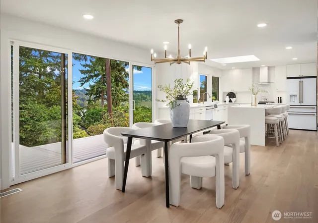 Photo 4 of Single family home for sale at 7070 94th Avenue SE, Mercer Island, WA 98040 | MLS# NWM2588775 | Listing updated on 2026-10-02