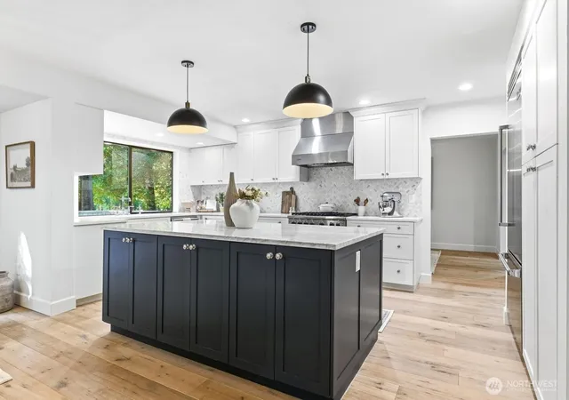 Photo 3 of Single family home for sale at 21845 Ne 30th Place, Sammamish, WA 98074 | MLS# NWM2588777 | Listing updated on 2026-10-12