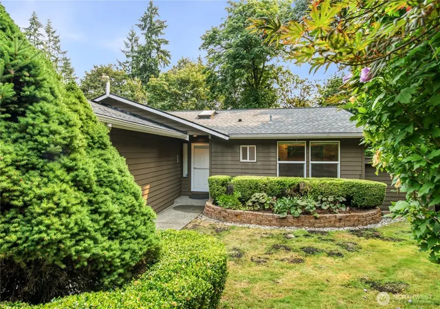 Photo 2 of Single family home for sale at 14327 Ne 84th Court, Redmond, WA 98052 | MLS# NWM2588781 | Listing updated on 2026-10-01