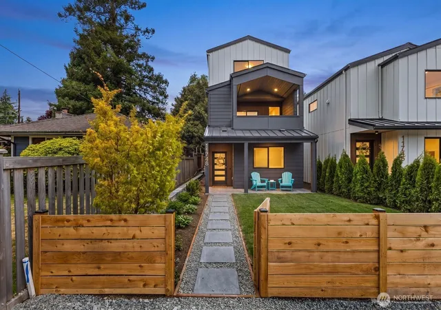 Condo for sale at 11748 Dayton Ave N, Seattle, WA 98133 | MLS# NWM2588785