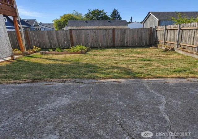 Photo 4 of House for sale at 5626 Warner, Tacoma, WA 98409 | MLS# NWM2588792 | Listing updated on 2026-09-29
