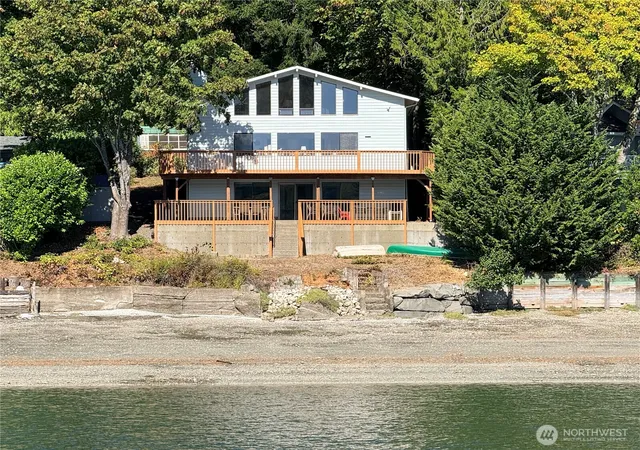 Photo 1 of Single family home for sale at 31 E Shoreline Pl, Shelton, WA 98584 | MLS# NWM2588797 | Listing updated on 2026-10-29