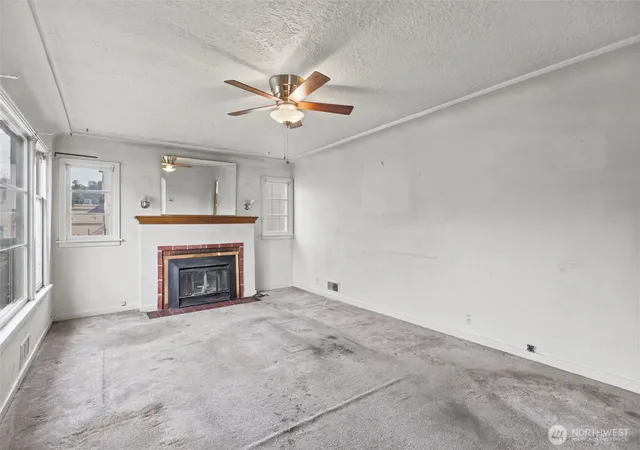 Photo 3 of Single family home for sale at 220 S Tobin St, Renton, WA 98057 | MLS# NWM2588813 | Listing updated on 2026-10-02