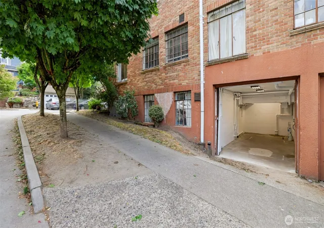 Photo 2 of Condo for sale at 3121 Franklin Ave E #23, Seattle, WA 98102 | MLS# NWM2588814 | Listing updated on 2026-09-30